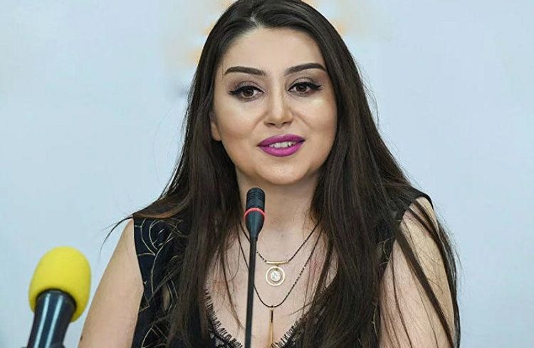 Müğənni Damla kamera qarşısında biabır oldu: "Xahiş edirəm, saxlayaq" - Video