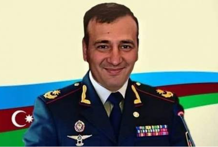 Gülümsə, ey general!
