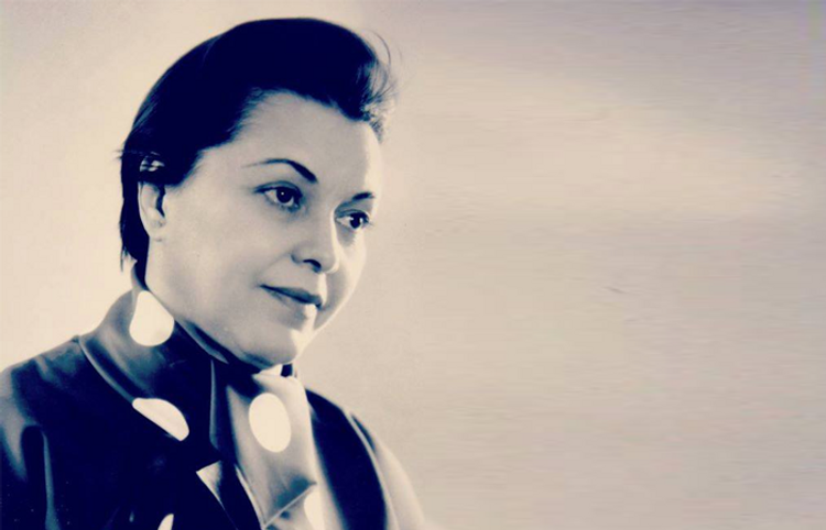 Qızını məcbur aborta göndərdi, özündən 17 yaş kiçik aktyorla eşq yaşadı, övladı ilə eyni xəstəxanada can verdi...