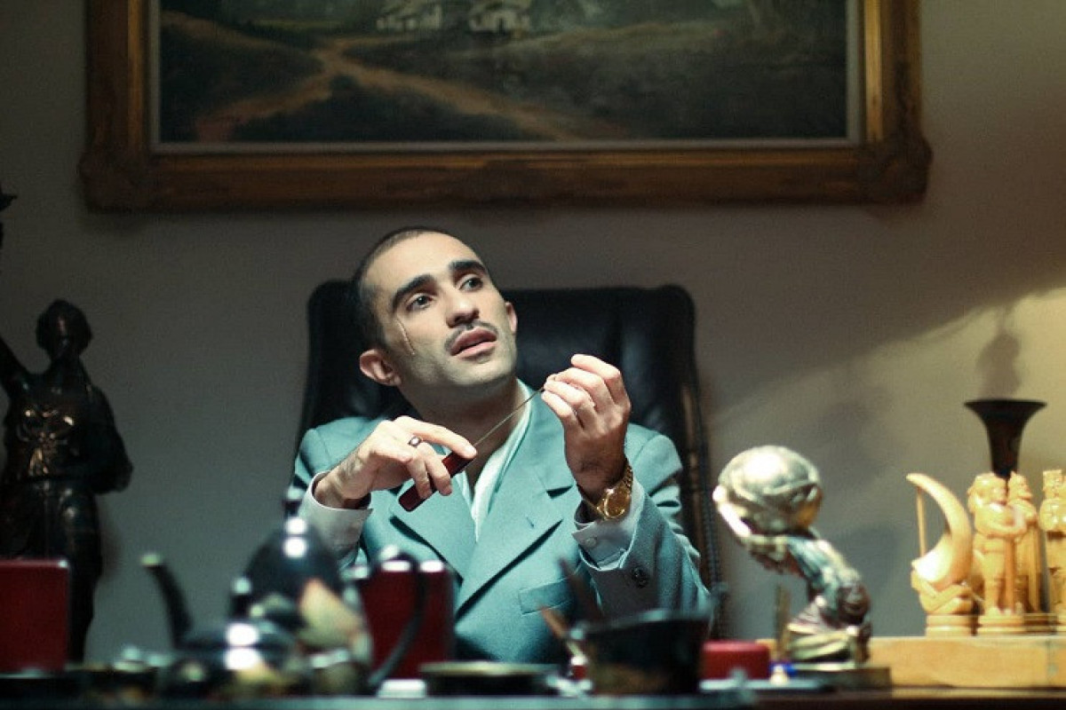 Əlixan Rəcəbovun səthi, savadsız, tipik hind filmi