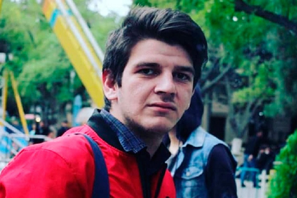 Yarımçıq sevişib, ya da doymayıb – Ələsgər Əhməddən yeni şeirlər